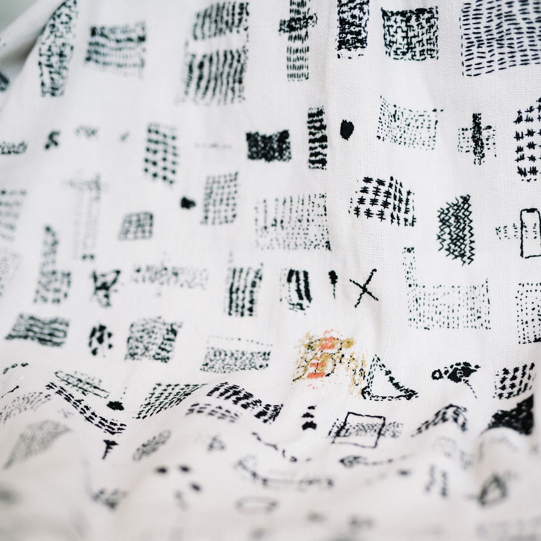 Kate Whitehead, Father, 365 Days (detail) – Honesty is the Best Policy Series, 2019. 19cm x 85cm (7½" x 33½"). Vintage French curtain, salvaged black, pink and gold silk thread. Hand embroidery. Photo: Sarah Mason Photography.