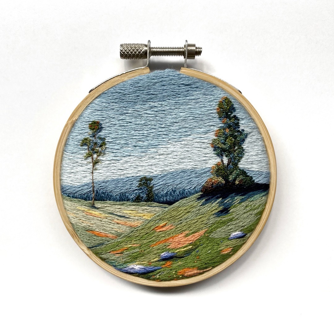 Cassandra Dias, First Workshop, 2023. 9cm (3.5"). Thread painting. Cotton embroidery thread, canvas, bamboo hoop.