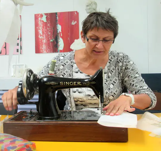 Isabell Buenz – With Old Singer Machine (2014)