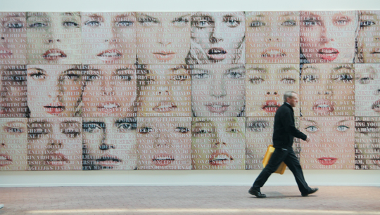 Barbara Broekman. Open Mouths (2001). Total 300x1500cm. Jacquard machine woven. Photo Myrthe Mosterman.