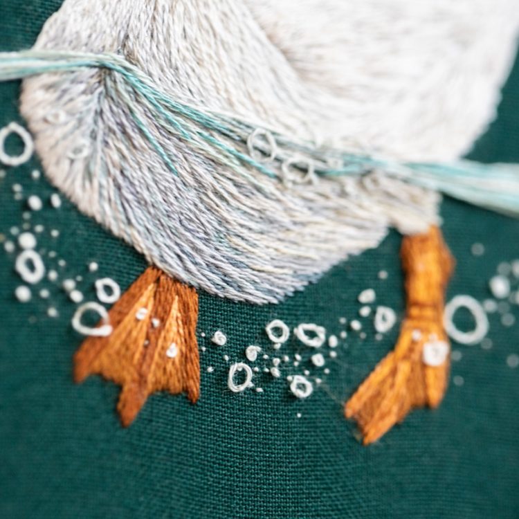 Megan Zaniewski, American Pekin, 2022. 18cm (7¼") diameter. Thread painting. Stranded embroidery cotton, cotton fabric. Photo: Paradigm Gallery + Studio.