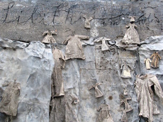Anselm Kiefer, Lilith and Roten Meer (detail), 1990, Lead, clothes, steel wire and ash on canvas, 2.8 x 4.9m