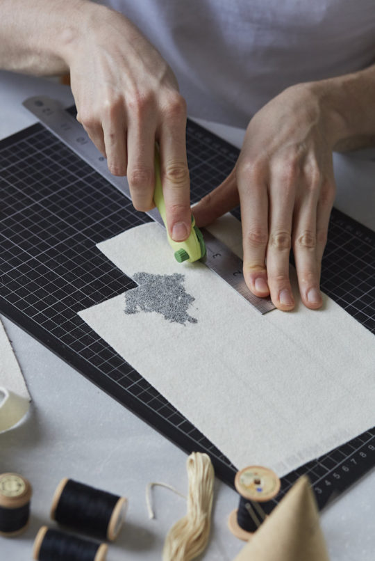 Cutting out net pattern