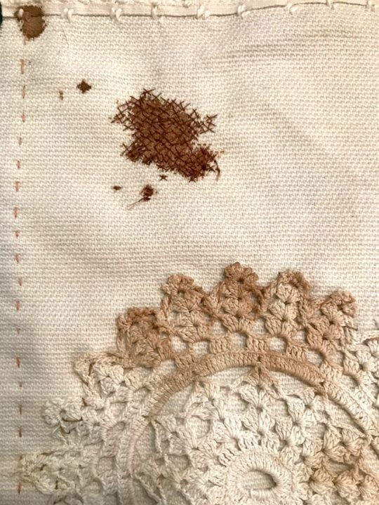 Willemien de Villiers: Bruidskat - stitching the stained sections of the fabric