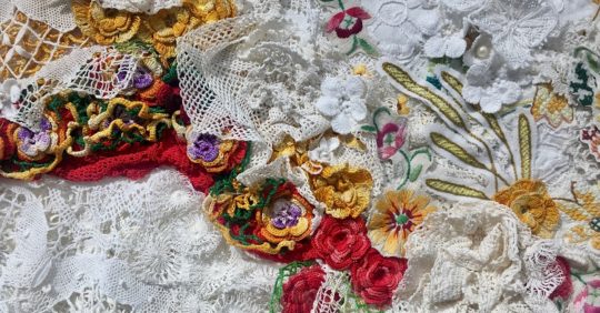 Heidi Hankaniemi: Yellow bloom (Detail), 2018, Stitch, vintage textiles