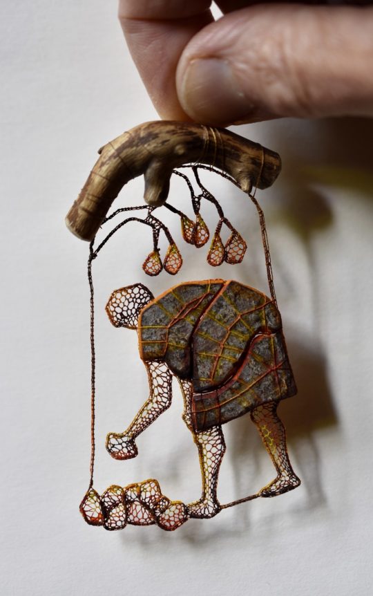 Agnes Herczeg: The fruit picker, 2019, 6 cm high, Needle lace with silk thread with copper wire contour, combined with beech bark and poplar branch, hand painted