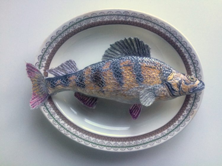 Eva Kitok: Perch, 2019, 8 x18 cm, Hand embroidery on cotton fabric and machine embroidery on tulle