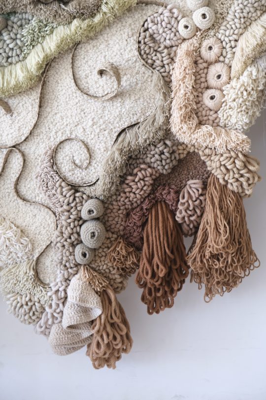 Vanessa Barragão: Nostalgia, 2020, 240cm x 185cm, 100% recycled wool & esparto, Latch hook, crochet, basketry and other fibre techniques.