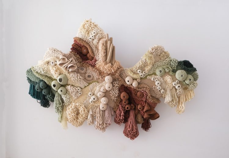 Vanessa Barragão: Geri Coral, 2020, 100% recycled wool latch hook, crochet and carving.