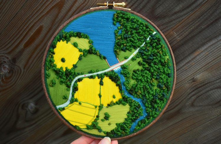 Victoria Rose Richards: Reservoir dreams, 2020, 23cm / 9" diameter, hand embroidery with French knots and satin stitch, cotton, wool, felt sheet