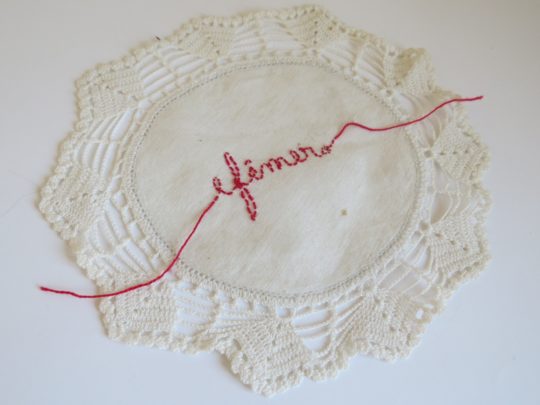 Janine Magalhães: Efêmero, Handmade embroidery