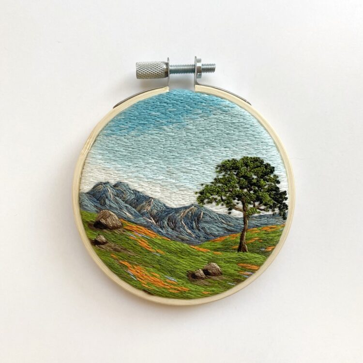 Cassandra Dias, California Poppies, 2021. 9cm (3.5"). Thread painting. Cotton embroidery thread, canvas, bamboo hoop.