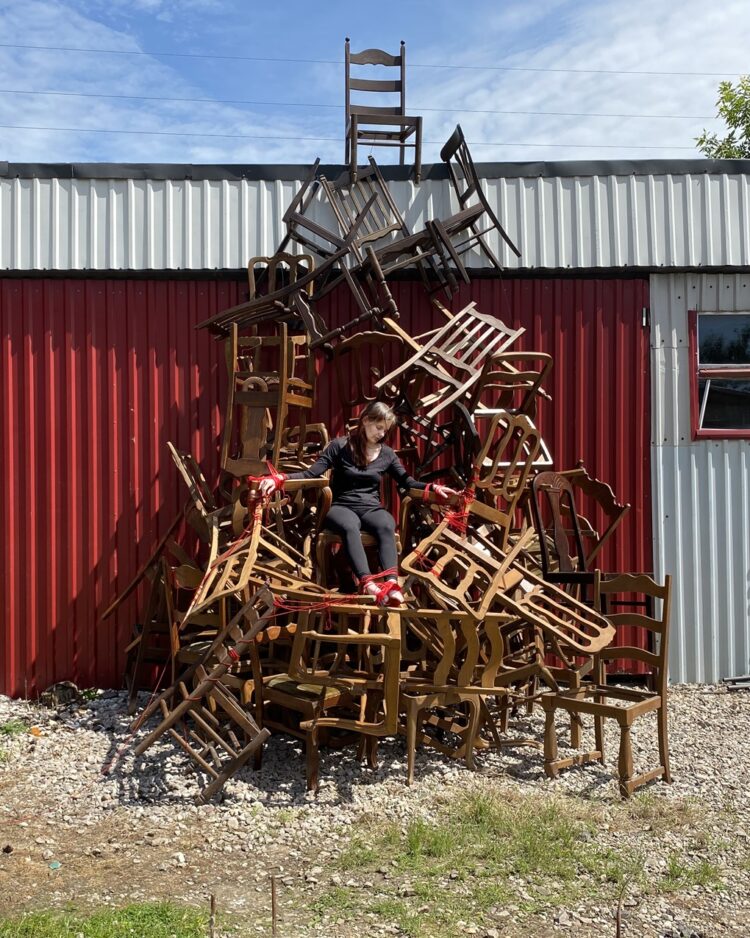 Ewa Cieniak, Chairfixion, 2022. Installation with Jola. Chairs, thread.