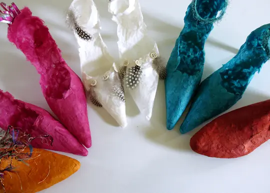 Isabell Buenz – Paper Stilettos (2006) 30cm each