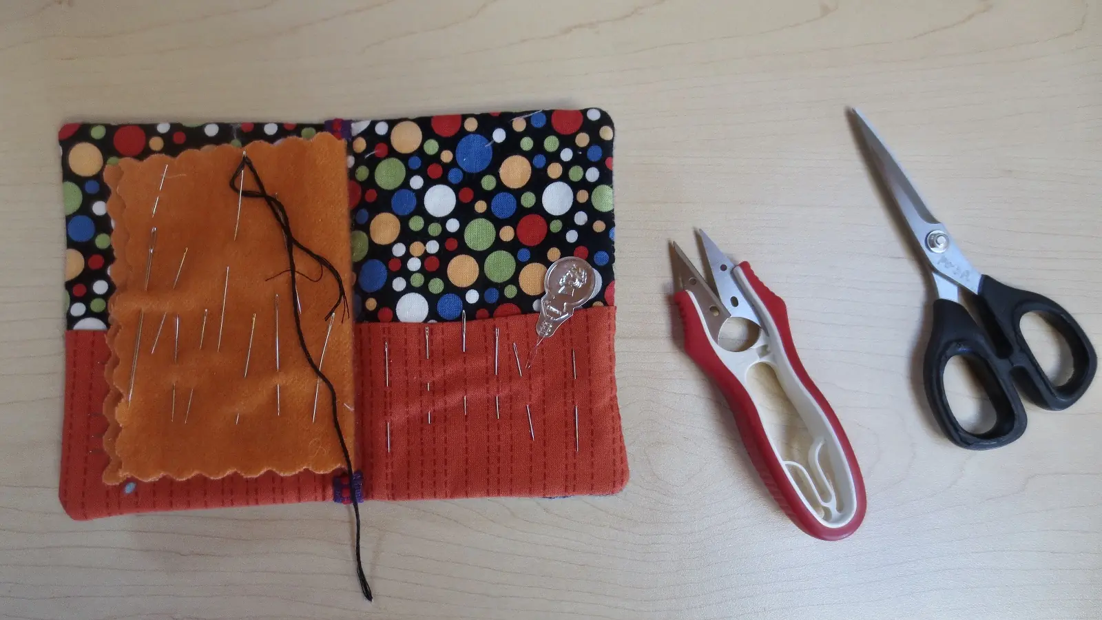 Mirka Knaster. needles, snippers, scissors, threader